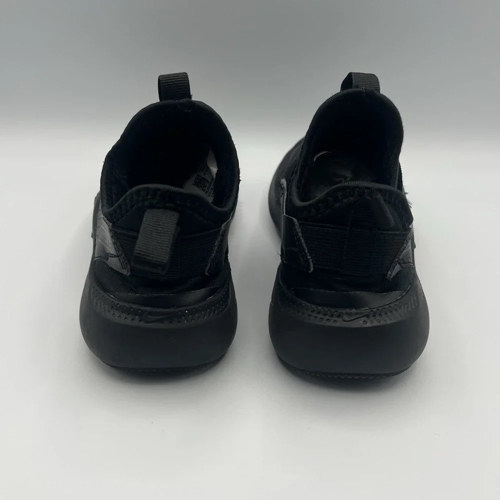 2025 Nike Flex Runner 4 Triple Black Slip On Runners - Kids Size 12.5 USED